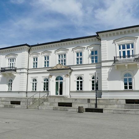 Hilton Garden Inn Радом Екстериор снимка