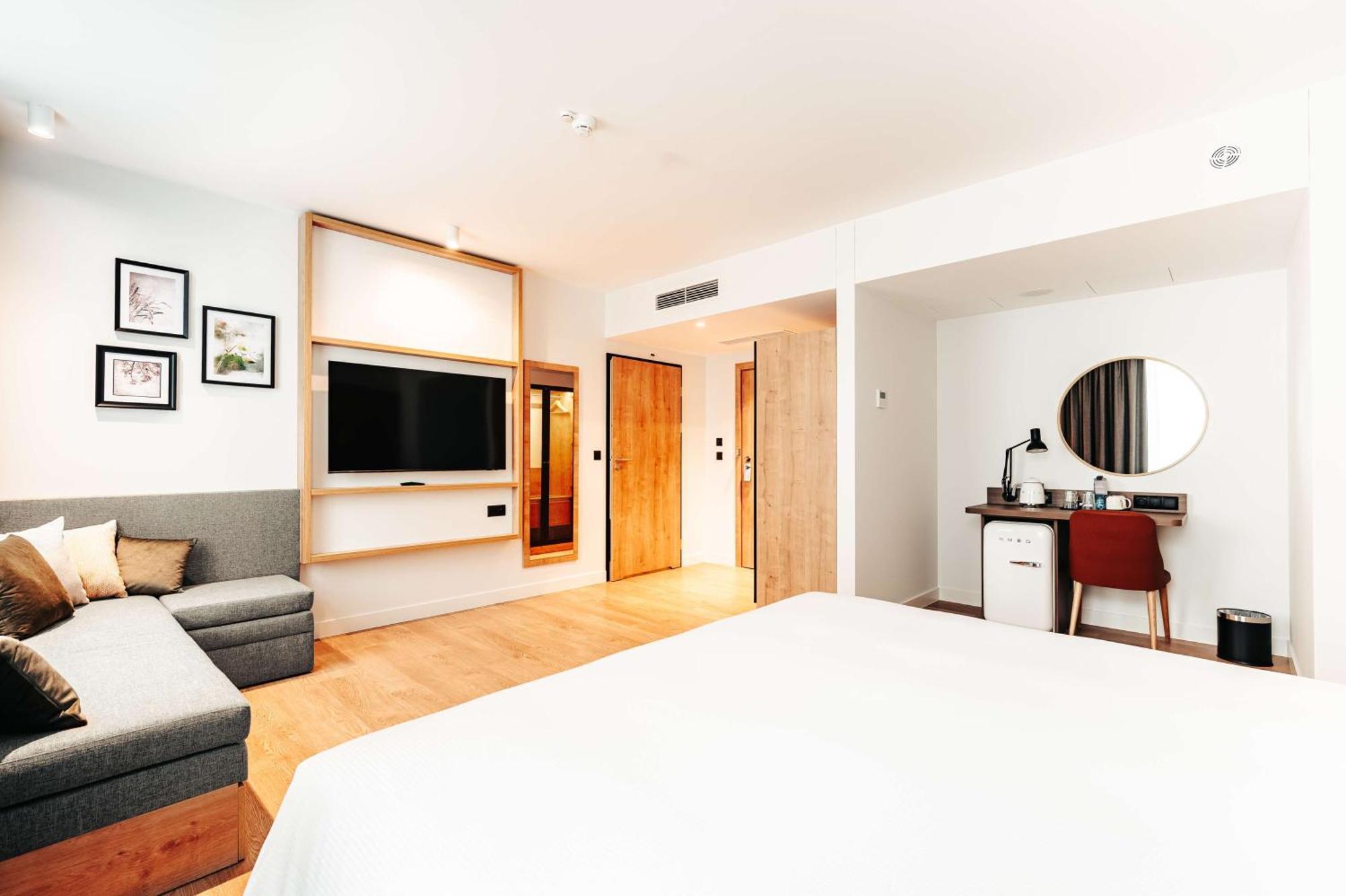 Hilton Garden Inn Радом Екстериор снимка