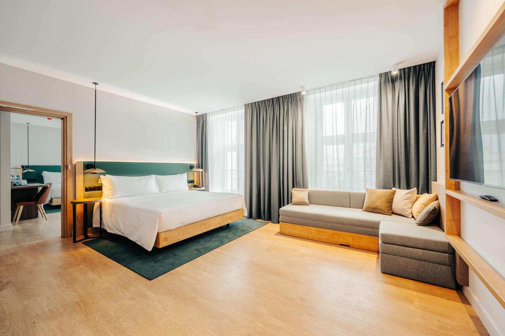 Hilton Garden Inn Радом Екстериор снимка
