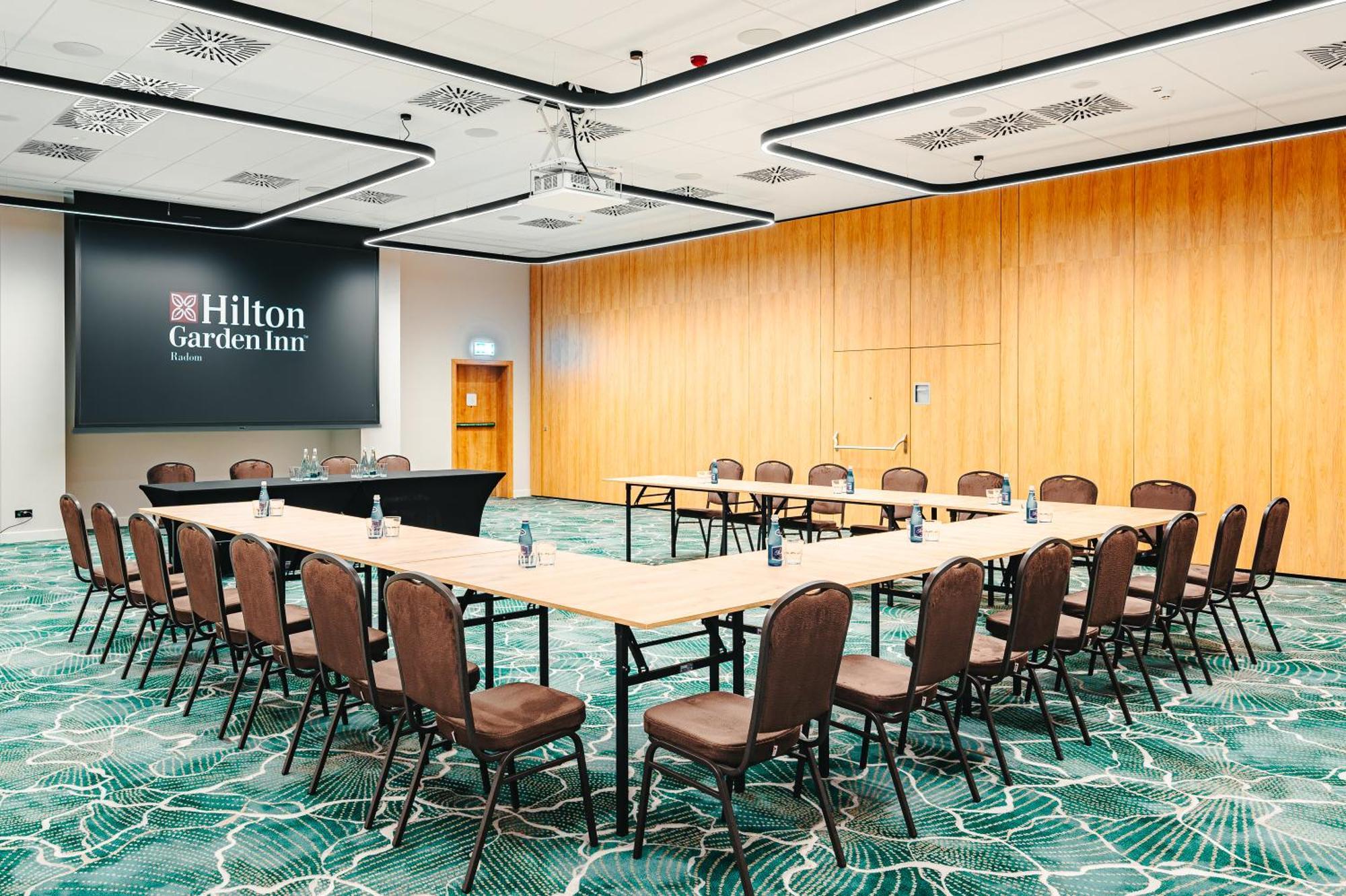 Hilton Garden Inn Радом Екстериор снимка