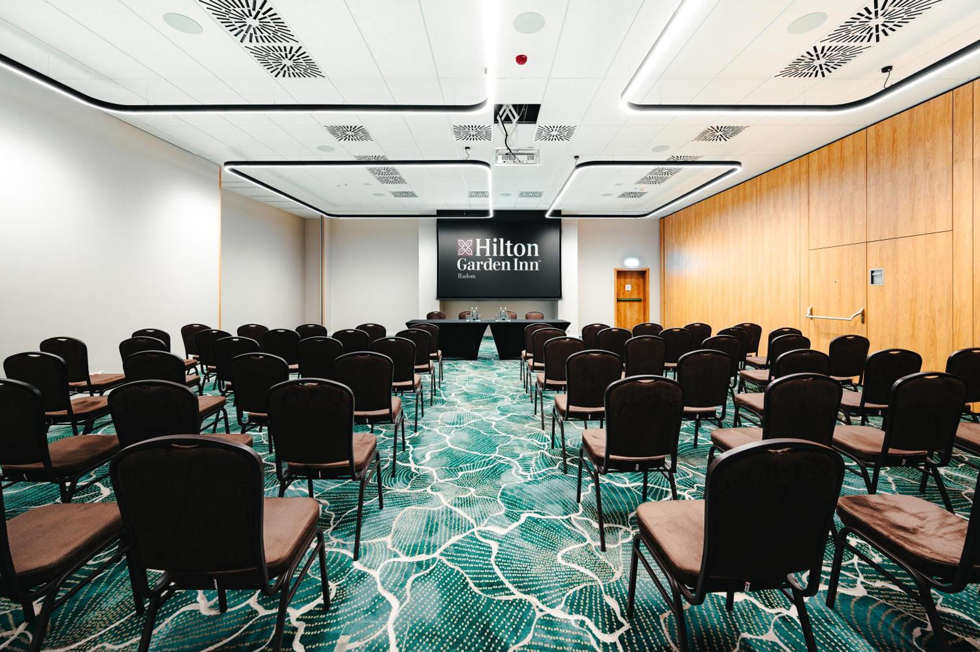 Hilton Garden Inn Радом Екстериор снимка